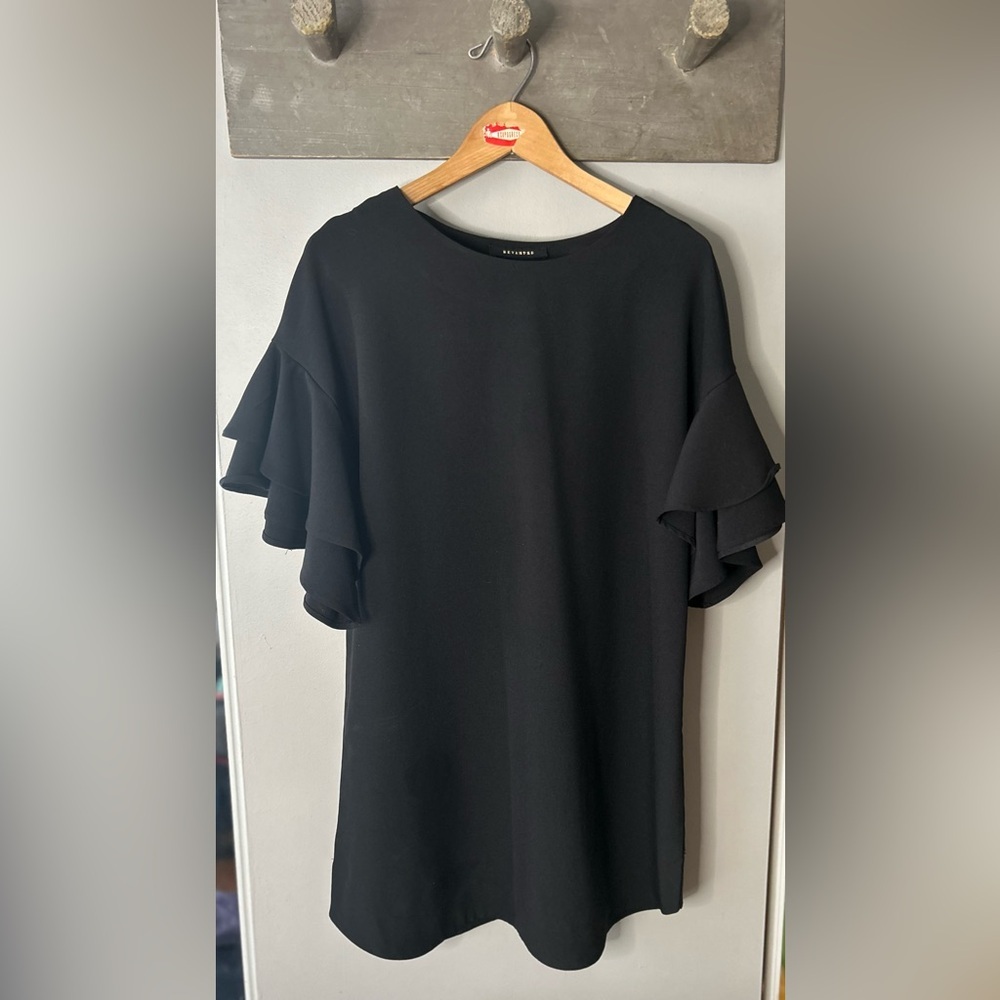 Minimal black dress - Picture 2 of 9